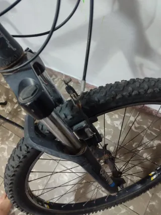 Bicicleta Monty Negra y Amarilla