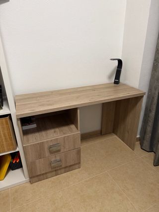 Escritorio de madera