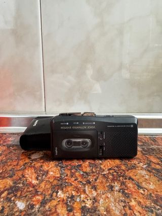Grabadora Microcassette Sanyo Vintage con Funda