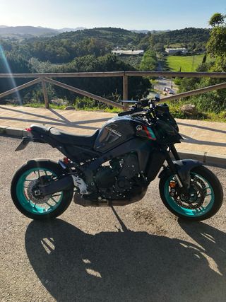 Yamaha MT-09 gris nardo y azul 661687190numero tlf