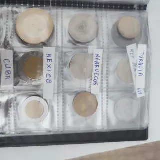 Álbum Colección Monedas Mundo 77 monedas