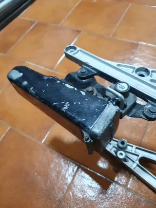 Soporte, caja y herramientas Honda