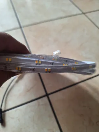 Strisce LED trasparenti in plastica