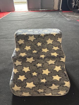 Escalera para mascotas con estrellas