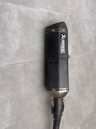 Tubo de escape Akrapovič TMAX 560