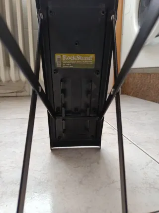 Pie/Pedal RockStand para Guitarra