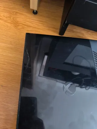 Xbox 360 E Negra con Mando