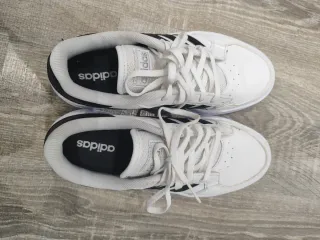 Adidas Breaknet Talla 38 y 1/3 Blancas y negras.