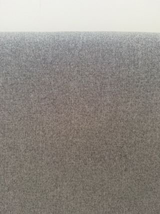 Cabecero de tela gris