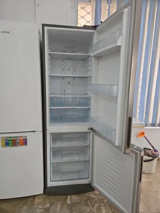 Nevera Daewoo y Congelador