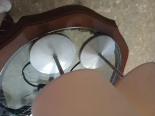 Pareja de lámparas de mesa beige y plata