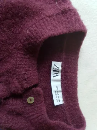 Chaqueta Zara Morada Botones, burdeos. Tendencia