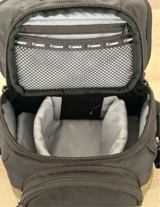 Cámara Canon EOS 550D + Bolso y Accesorios