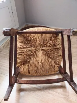 Reclinatorio antiguo de madera