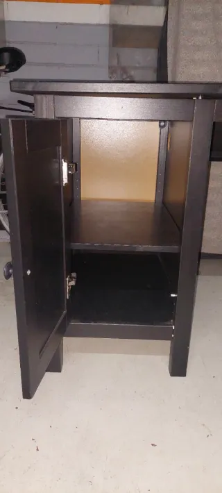 Escritorio de madera de estilo clásico