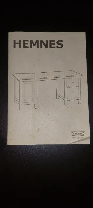 Escritorio de madera de estilo clásico