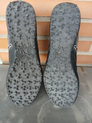 Botas de fútbol Puma multitacos Talla 42