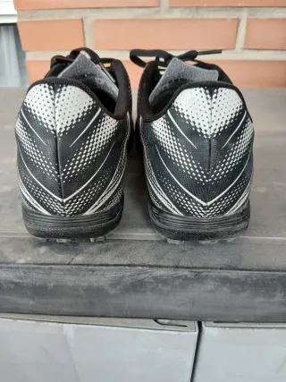 Botas de fútbol Puma multitacos Talla 42