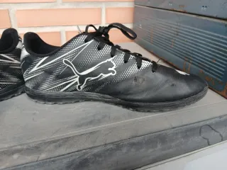 Botas de fútbol Puma multitacos Talla 42