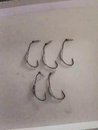 Anzuelos de pesca plomados