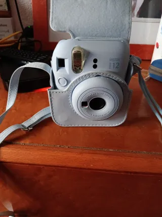 Cámara Instantánea Fujifilm Instax Mini 12