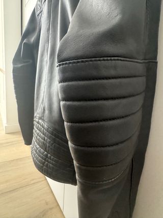 Cazadora Levi's de cuero negra