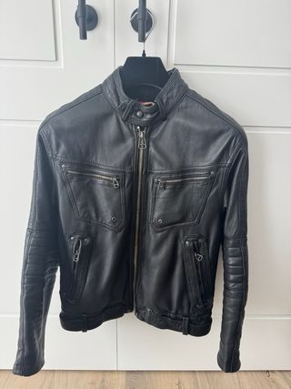 Cazadora Levi's de cuero negra