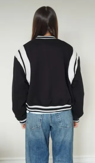 Cazadora Bershka Universitaria Negra Talla M