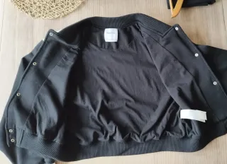 Cazadora Bershka Universitaria Negra Talla M