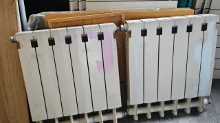 Radiadores blancos de metal