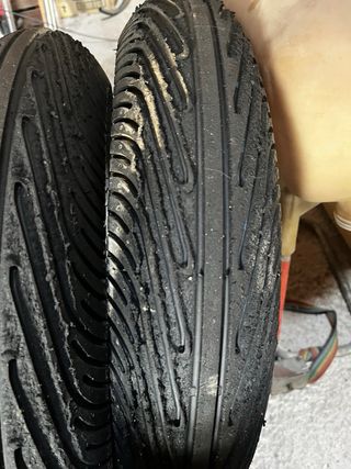 Neumático trasero moto slick agua 3