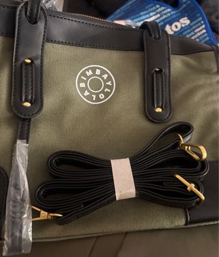 Botas y bolso BIMBA Y LOLA negro y verde