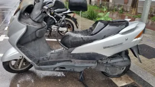 Suzuki Burgman 125 Maxi Scooter