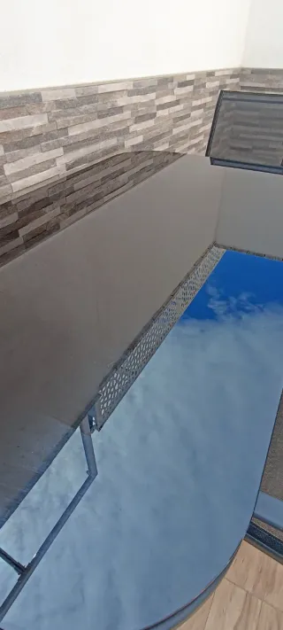 Mesa de cristal para patio + 4 sillas