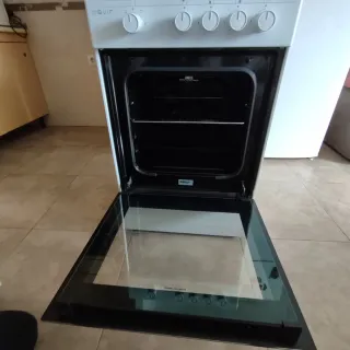 Cocina gas butano y horno Nevir