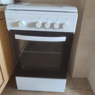 Cocina gas butano y horno Nevir