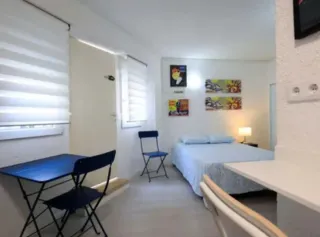 Se alquila piso de 22m² en Sant Adriá del Besós.