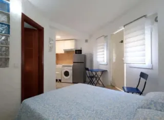 Se alquila piso de 22m² en Sant Adriá del Besós.