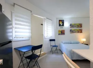 Se alquila piso de 22m² en Sant Adriá del Besós.