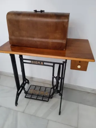Antigua máquina de coser Sigma