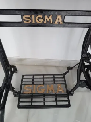 Antigua máquina de coser Sigma