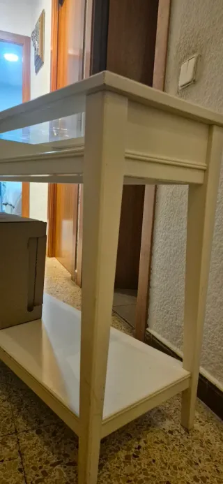 Mueble aparador de cristal y madera Ikea