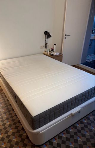 Colchón y somier en muy buen estado