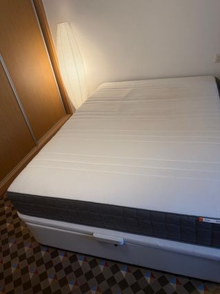 Colchón y somier en muy buen estado