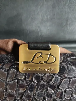 Bolso de piel negro con cremallera