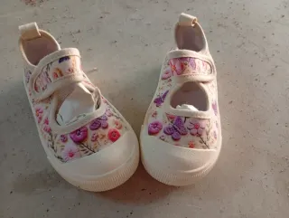 Lote Zapatos Bebé niña, talla 23