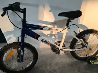 Bicicleta y patinete infantil