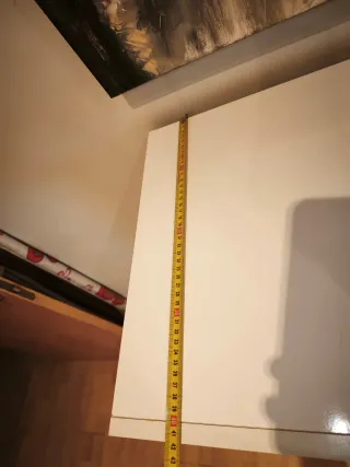 Cómoda/cajonera blanca con tiradores metálicos