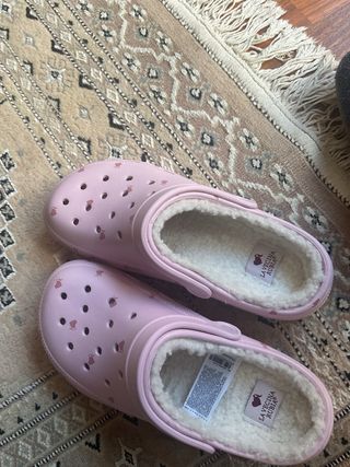 Zuecos La Vecina Rubia forrados rosas