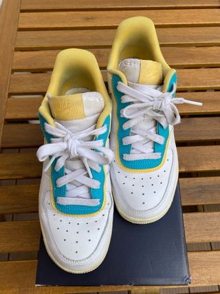 Nike Air Force 1 blancas/amarillas/turquesa